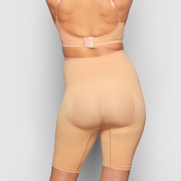 SKIMS MATERNITY SCULPTING SHORT MID THIGH - Picture 12 of 12